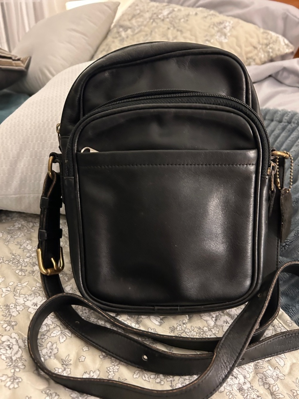 COACH BLACK HERITAGE  LEATHER  FLIGHT/CAMERA BAG.